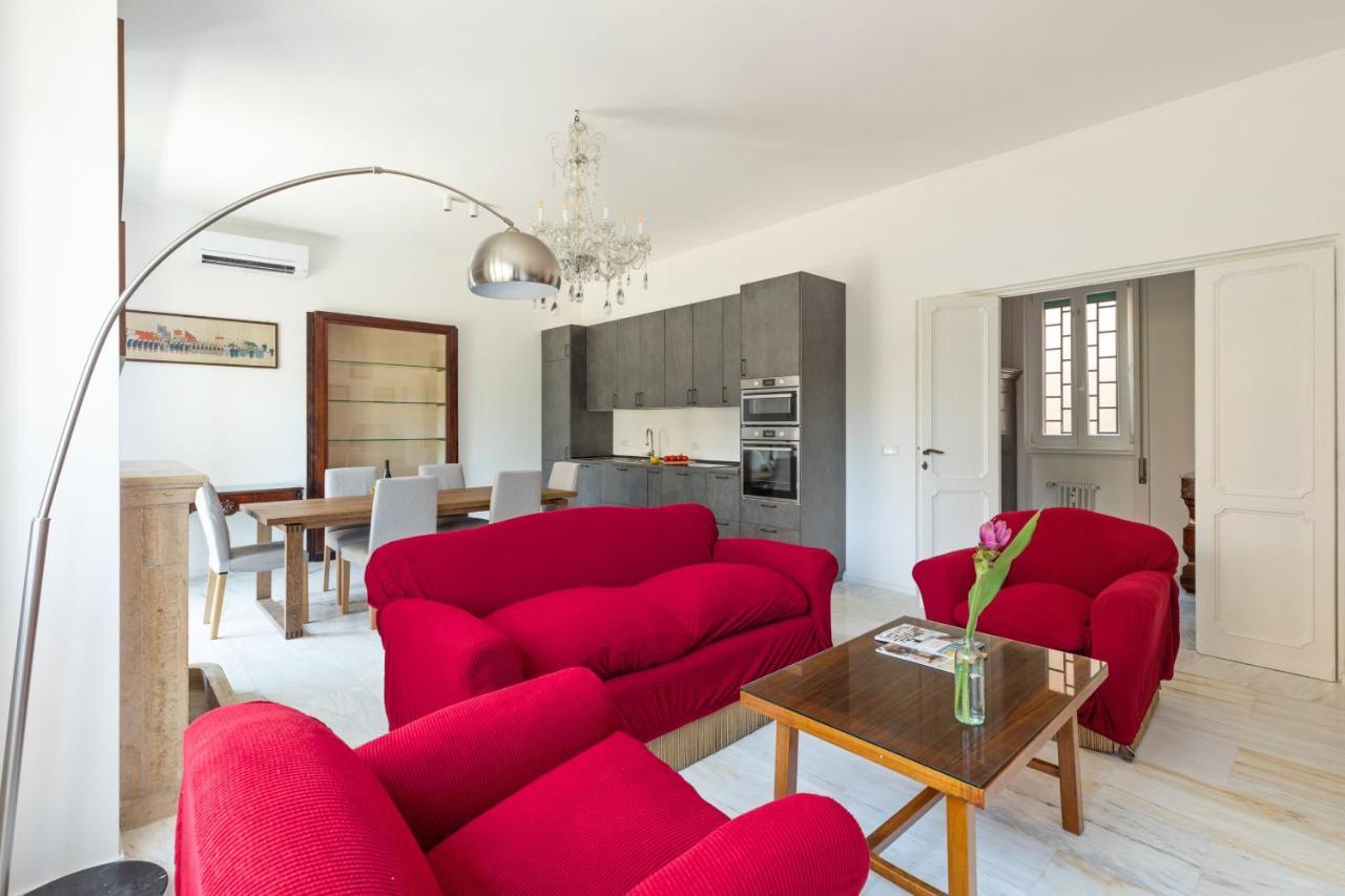 Bright And Spacious Family In Parioli *