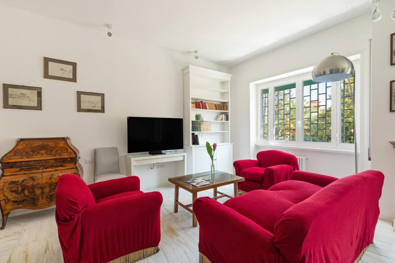 Bright And Spacious Family In Parioli Apartment